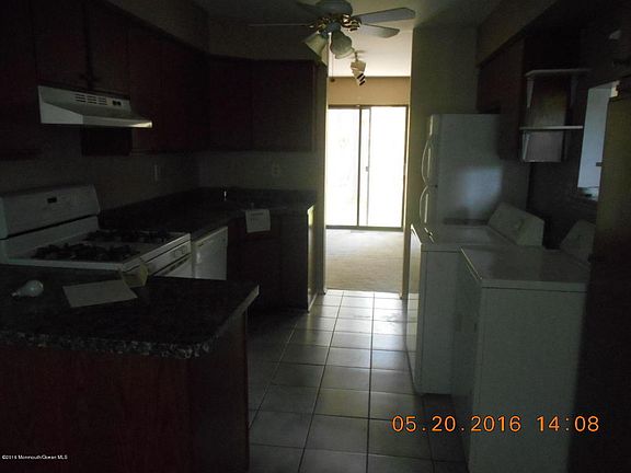 5th image of 1102 Arlington Dr #2