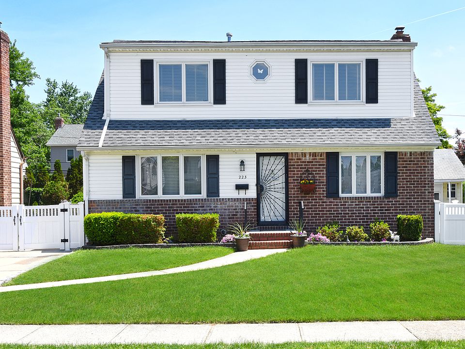 1st image of 223 Cushing Ave