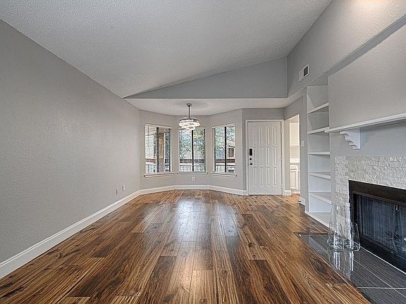 3rd image of 5550 Spring Valley Rd APT A31