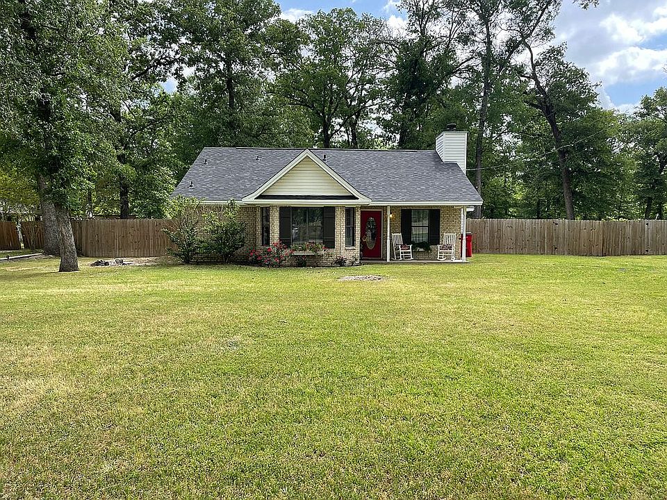 1st image of 416 Edgewood Cir