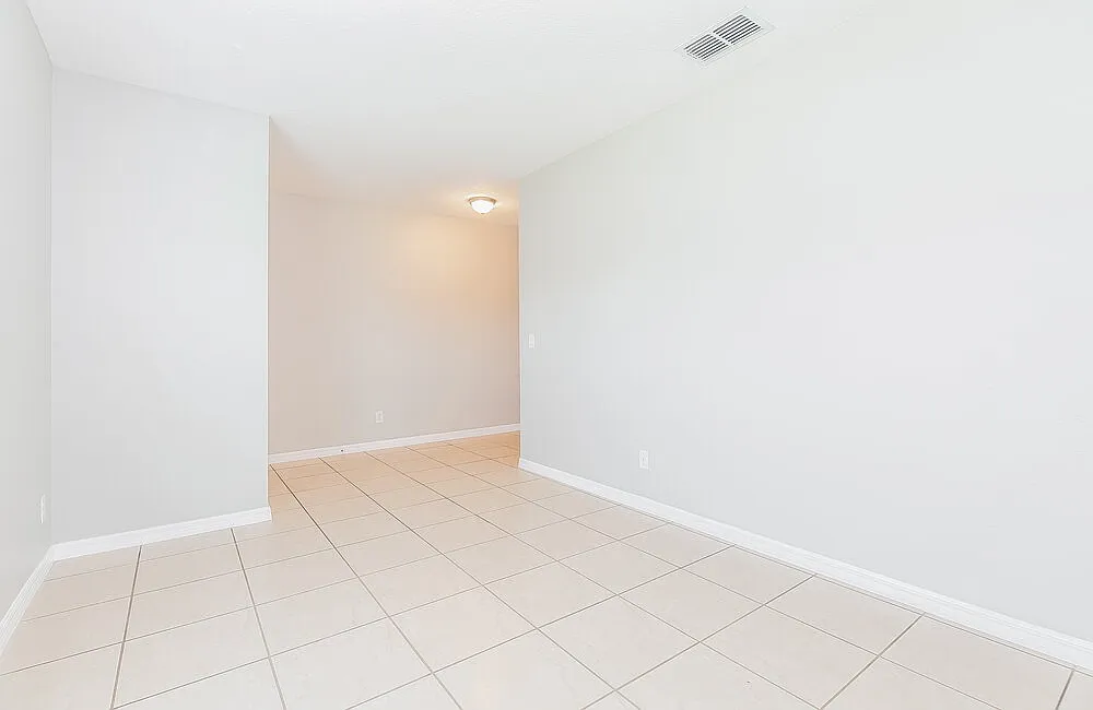 3 bed, 2.0 bath, 1684 sqft, $2,335 — Photo 3