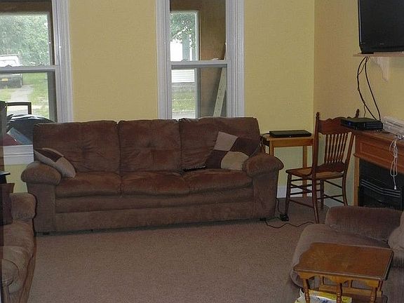 2nd image of 207 Hamilton St