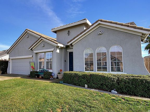 2nd image of 4055 Lochaber Dr