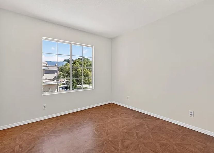 1st image of 818 Amber Oaks Cir