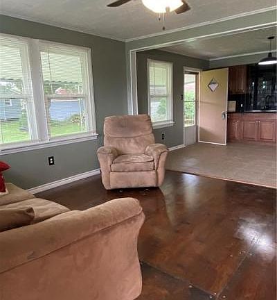 4th image of 809 Avenue B