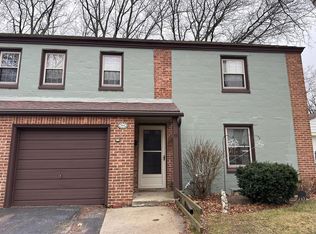 5586 Azalea Ct #5588, Greendale, WI 53129