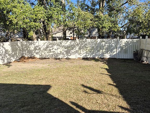 2nd image of 3053 Schroer Dr