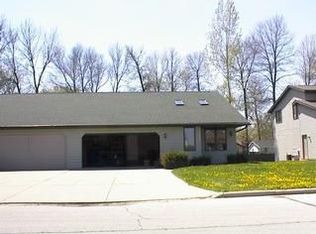 1275 Brookwood Dr, Green Bay, WI 54304