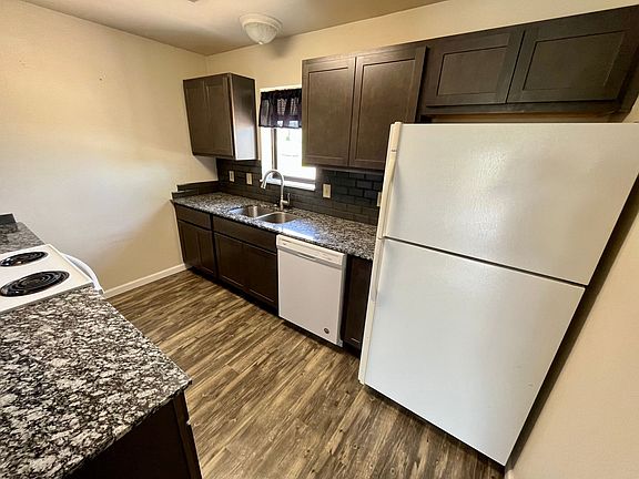 3rd image of 207 Eldon Ave #17