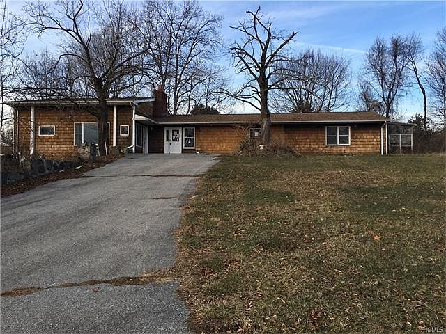1st image of 456 Croton Ave