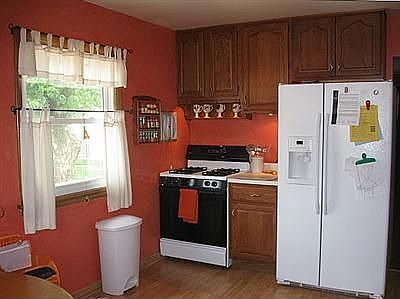 Kitchen stove and refrig