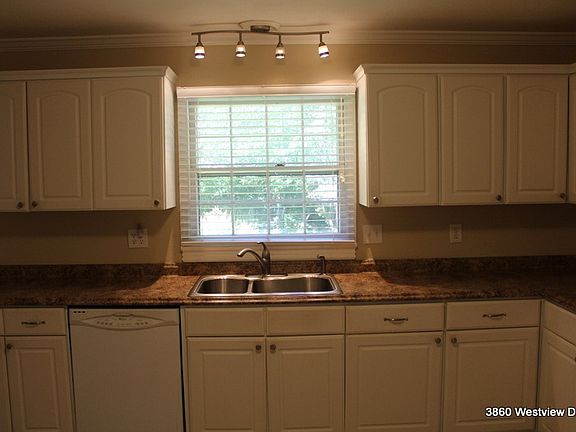 4th image of 3860 Westview Dr NE