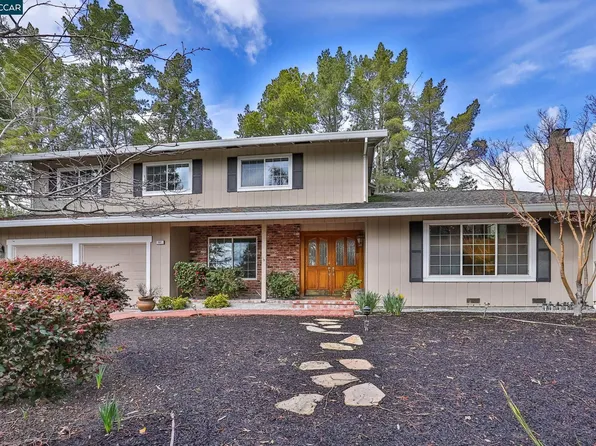 62 Amberwood Ct, Moraga, CA 94556