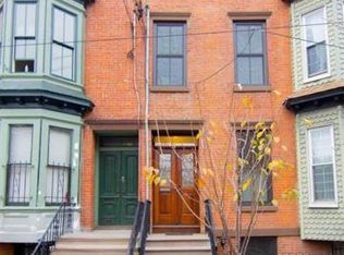 13 Astor Pl, Jersey City, NJ 07304