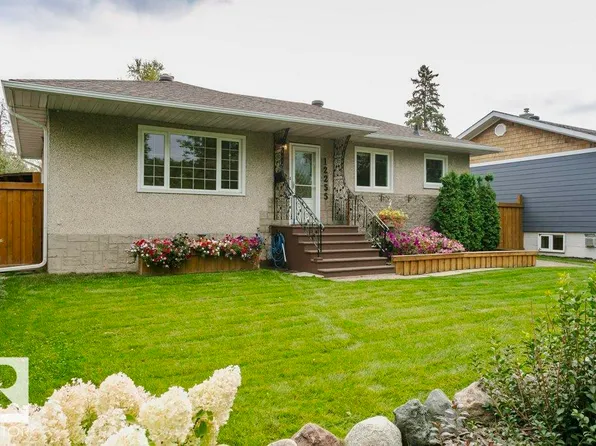 12255 Dovercourt Cres NW, Edmonton, AB T5L 4E4