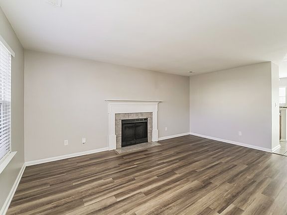 5th image of 2733 Fairstone Ave