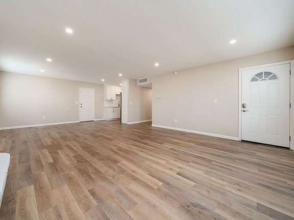 5th image of 450 Manhattan Ave #3B-2Ba-980Sqft
