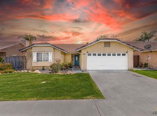 3208 Cattleman St, Bakersfield, CA 93312