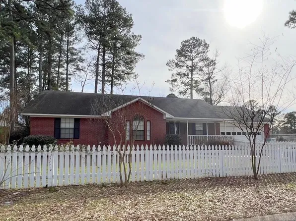 1413 Shady Ln, Magnolia, AR 71753
