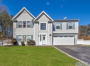 62 Timber Ridge Dr, Coram, NY 11727