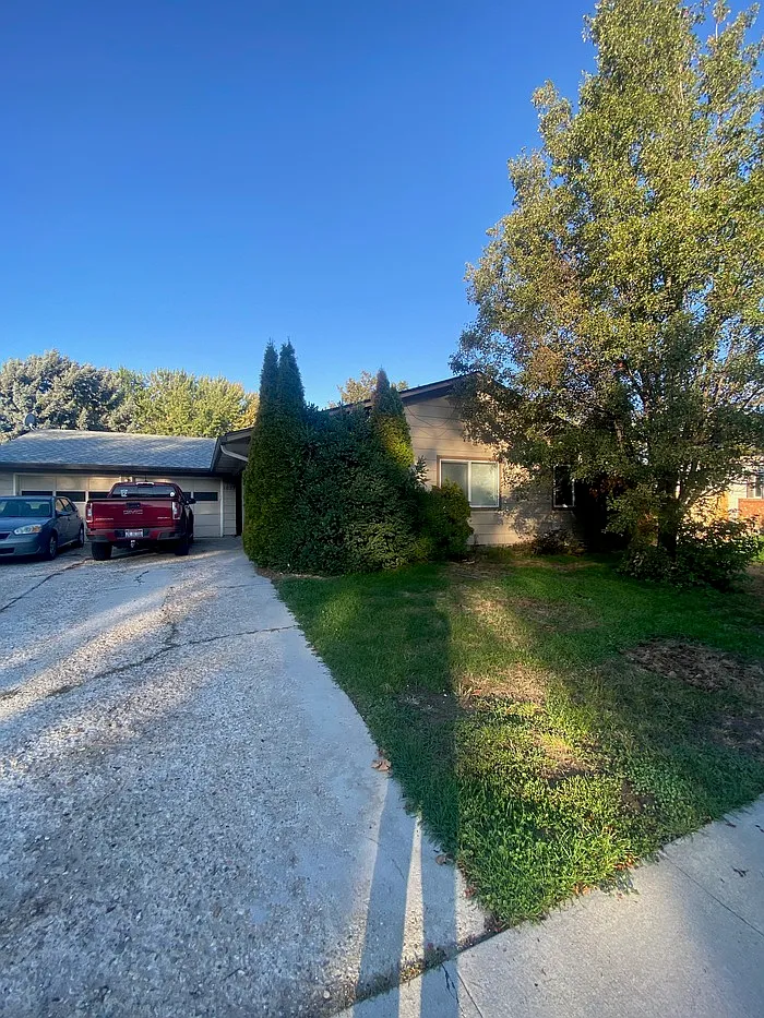 2 bed, 1.0 bath, 1000 sqft, $1,700 — Photo 1