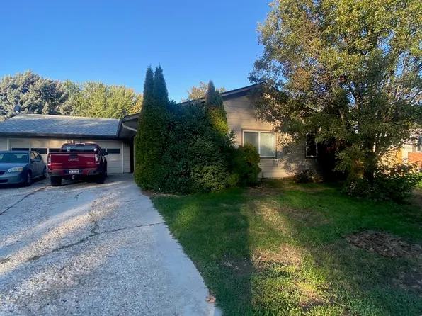 1829 N Crestmont Dr, Meridian, ID 83646