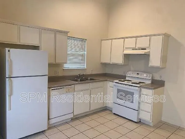 1522 Westprong Way — Photo 3
