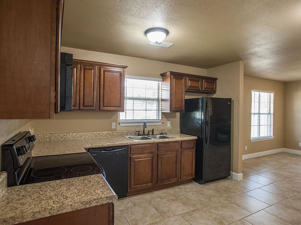 1st image of 1138 N Carlsbad Trce