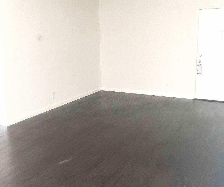 1st image of 4550 Hazeltine Ave
