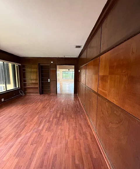 1545 Mantua Ave — Photo 16