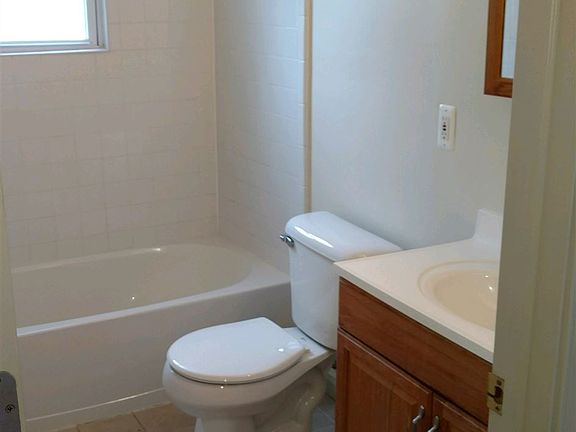 382 Polk Bathrrom Picture 8-17