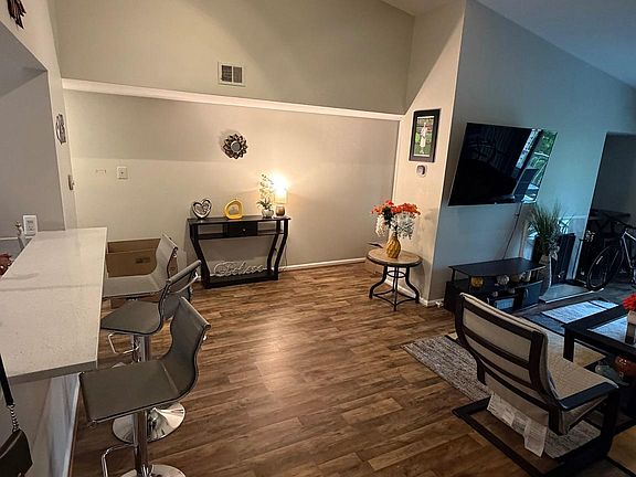 3rd image of 20313 Beaconfield Ter APT 201