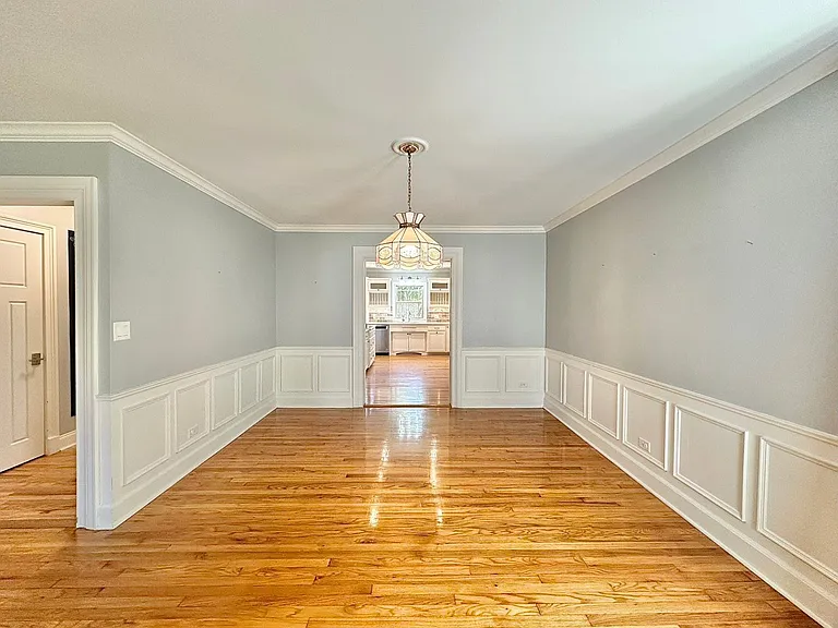 802 Hamvasy Ln — Photo 13