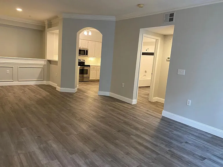 4205 Bay Club Cir — Photo 14