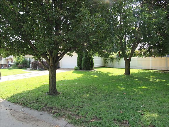 5th image of 5100 Sheila Dr