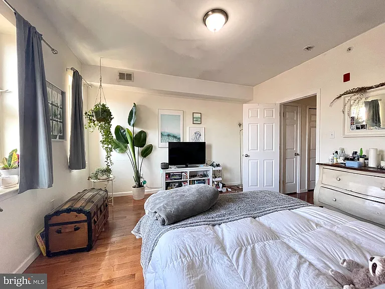 1131 Green St #3 — Photo 16