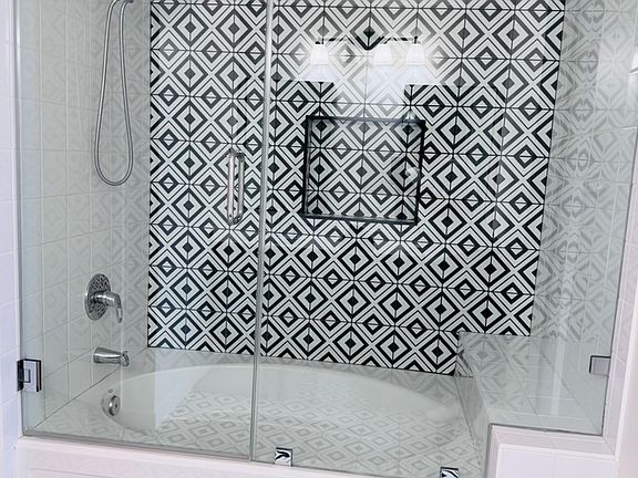 5th image of 353 Bonneville Ave #433