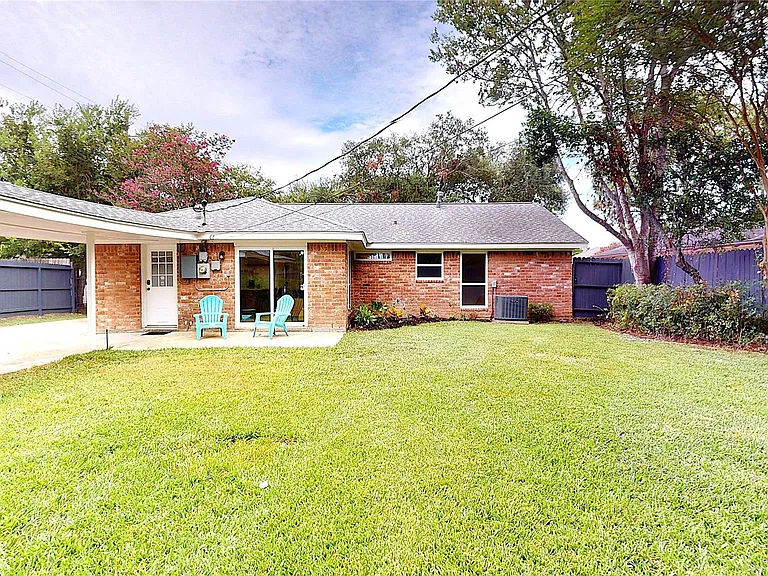 8515 Mullins Dr — Photo 19