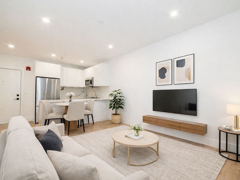 2 BD living area