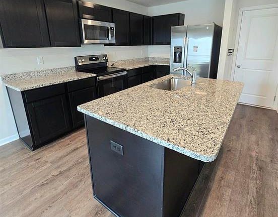 4th image of 517 Mills Hill Way