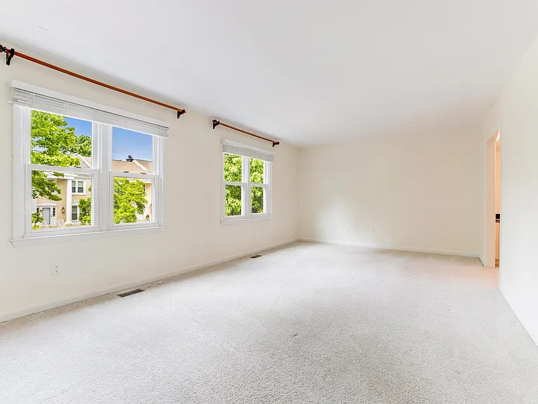 8509 Jeffersonian Ct — Photo 28