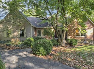 560 Fox Ln, Columbus, OH 43085