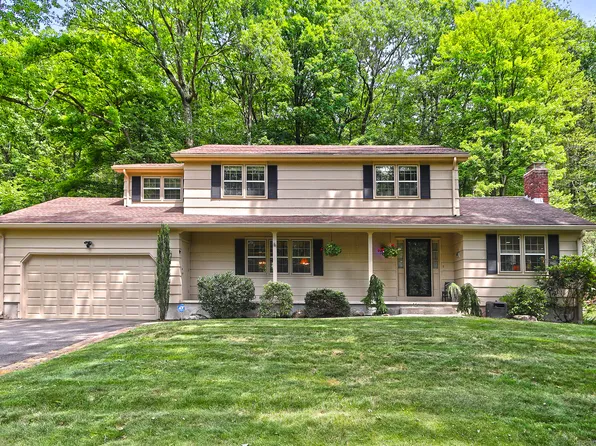 55 Gate Way, Hamden, CT 06518