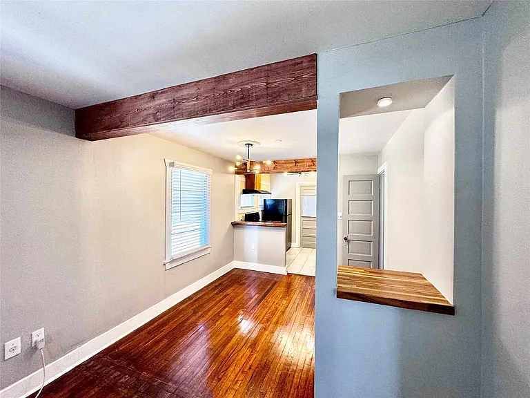 1018 Dunbar St — Photo 11