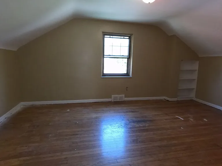 11492 College St — Photo 2