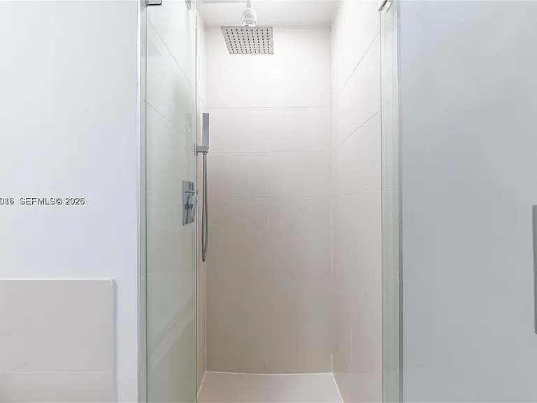 49 SW 9th St — Photo 14