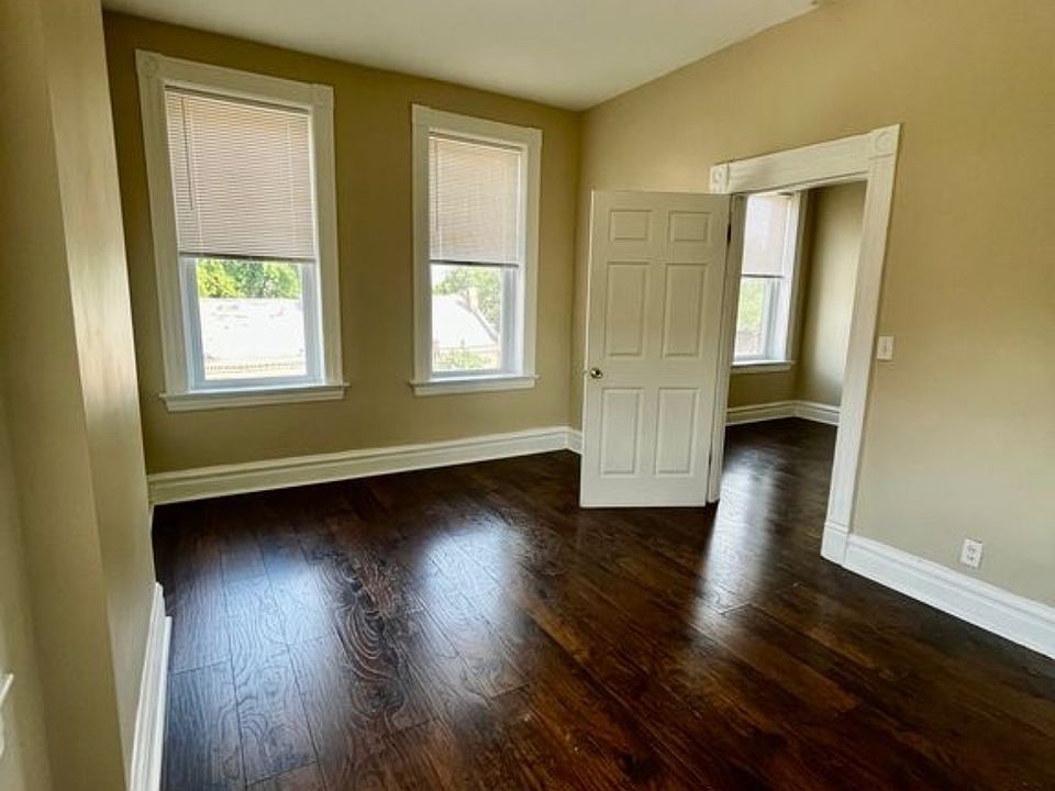 1st image of 2901 California Ave #2