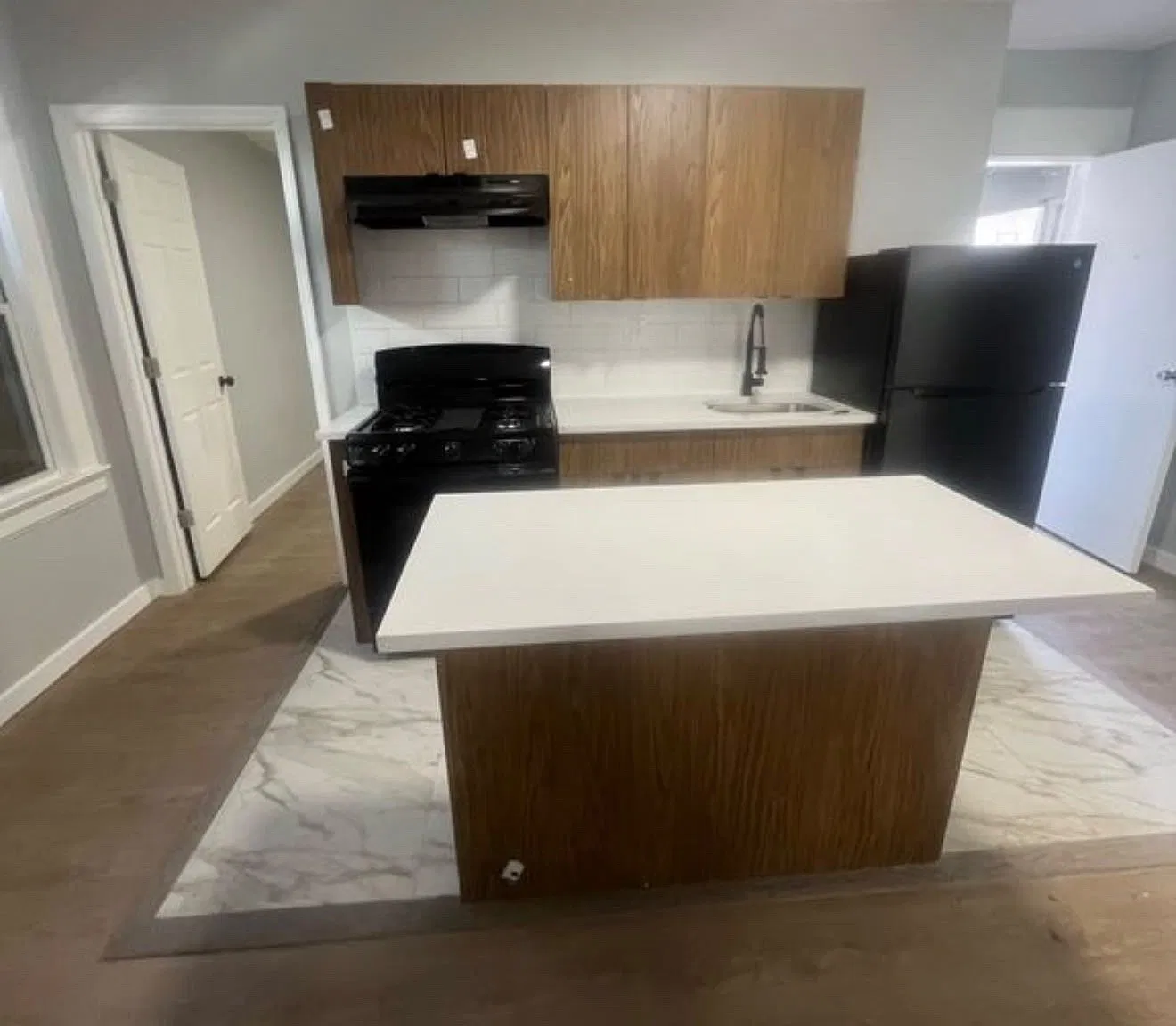 4 bed, 1.5 bath, $2,350 — Photo 2