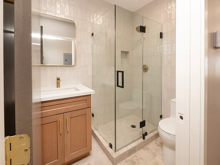591 E 9th St #1 — Photo 15