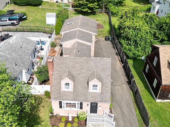 2nd image of 428 Welchs Point Road